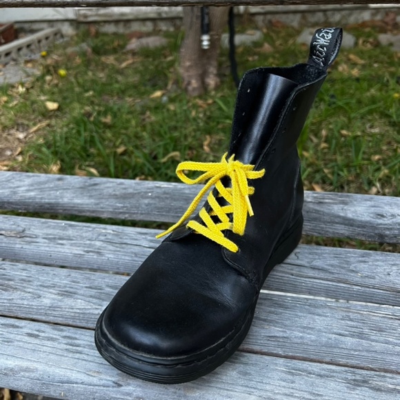 Dr Martens Black Leather boot Sz 6 - Picture 3 of 7